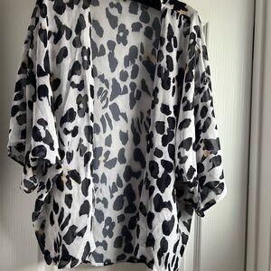 Lightweight Leopard Print Kimono